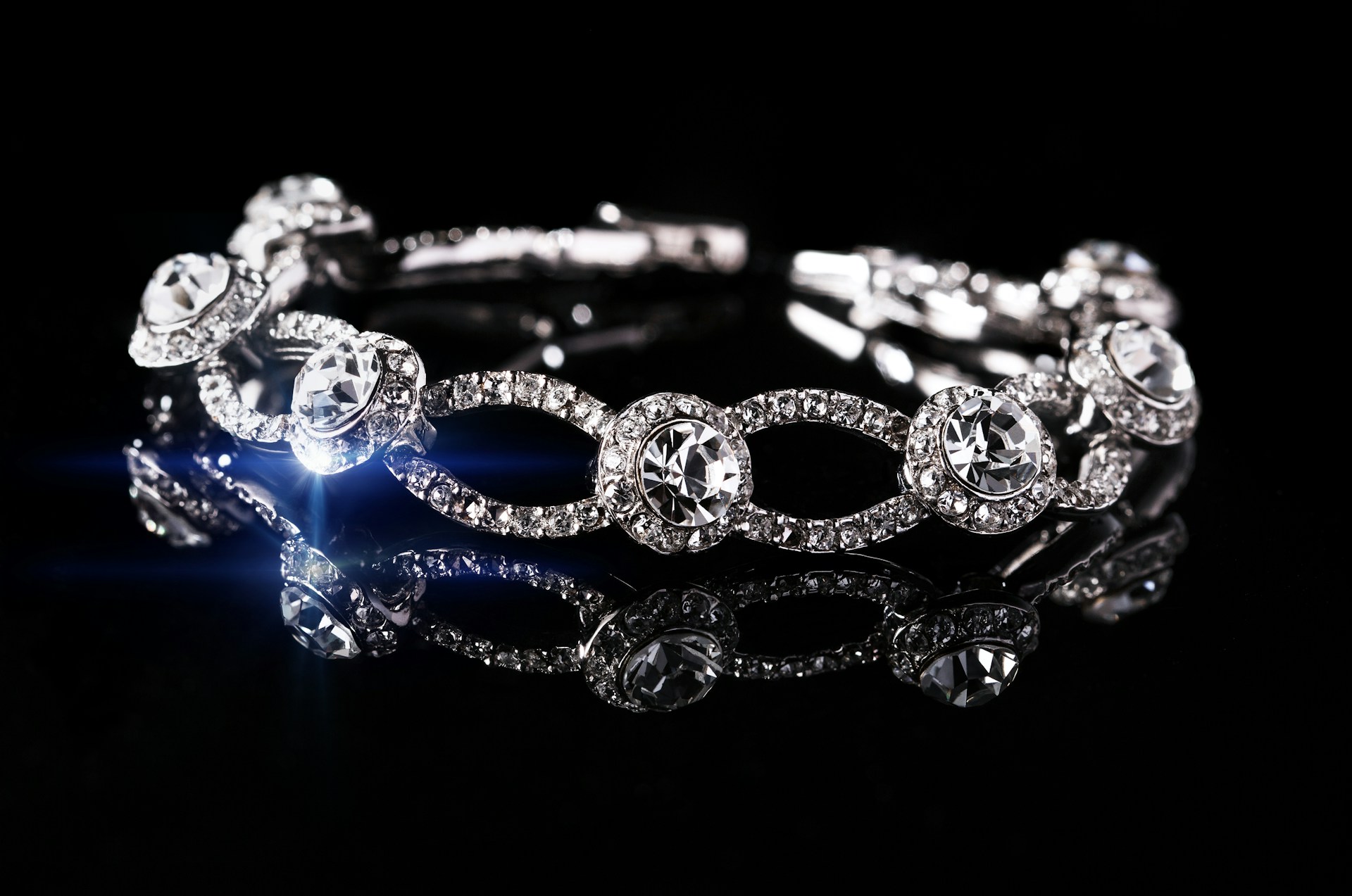 Claude's Fine Jewelry salon